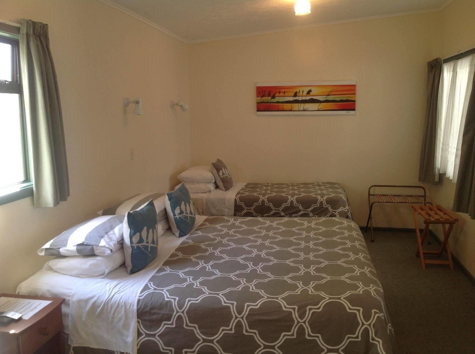 Bed and Breakfast Shakespeare House Te Anau Exterior foto