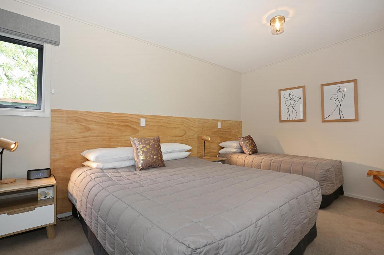 Bed and Breakfast Shakespeare House Te Anau Exterior foto
