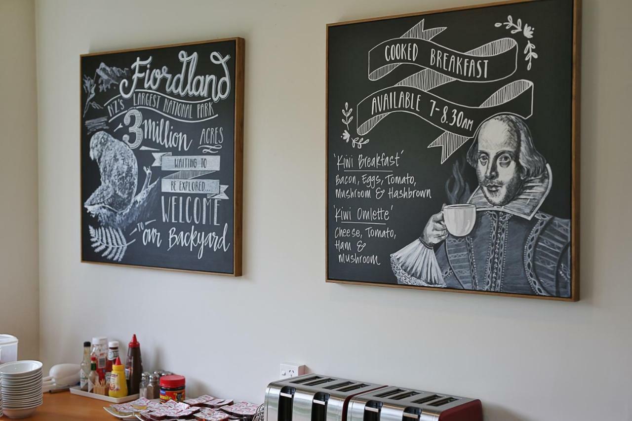 Bed and Breakfast Shakespeare House Te Anau Exterior foto
